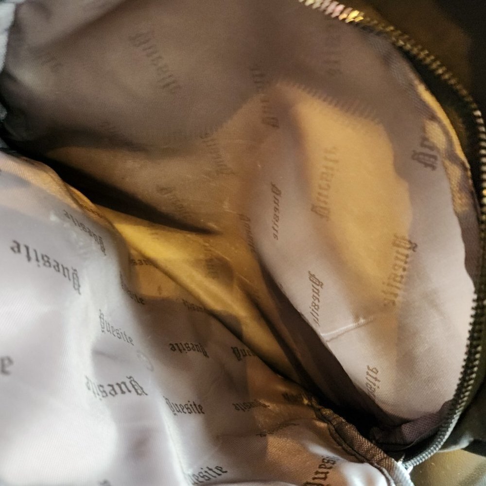 47. YUESITE BACKPACK! - Picture 3 of 6